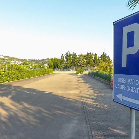 Camping & Residence Il Pioppeto Васто Екстер'єр фото